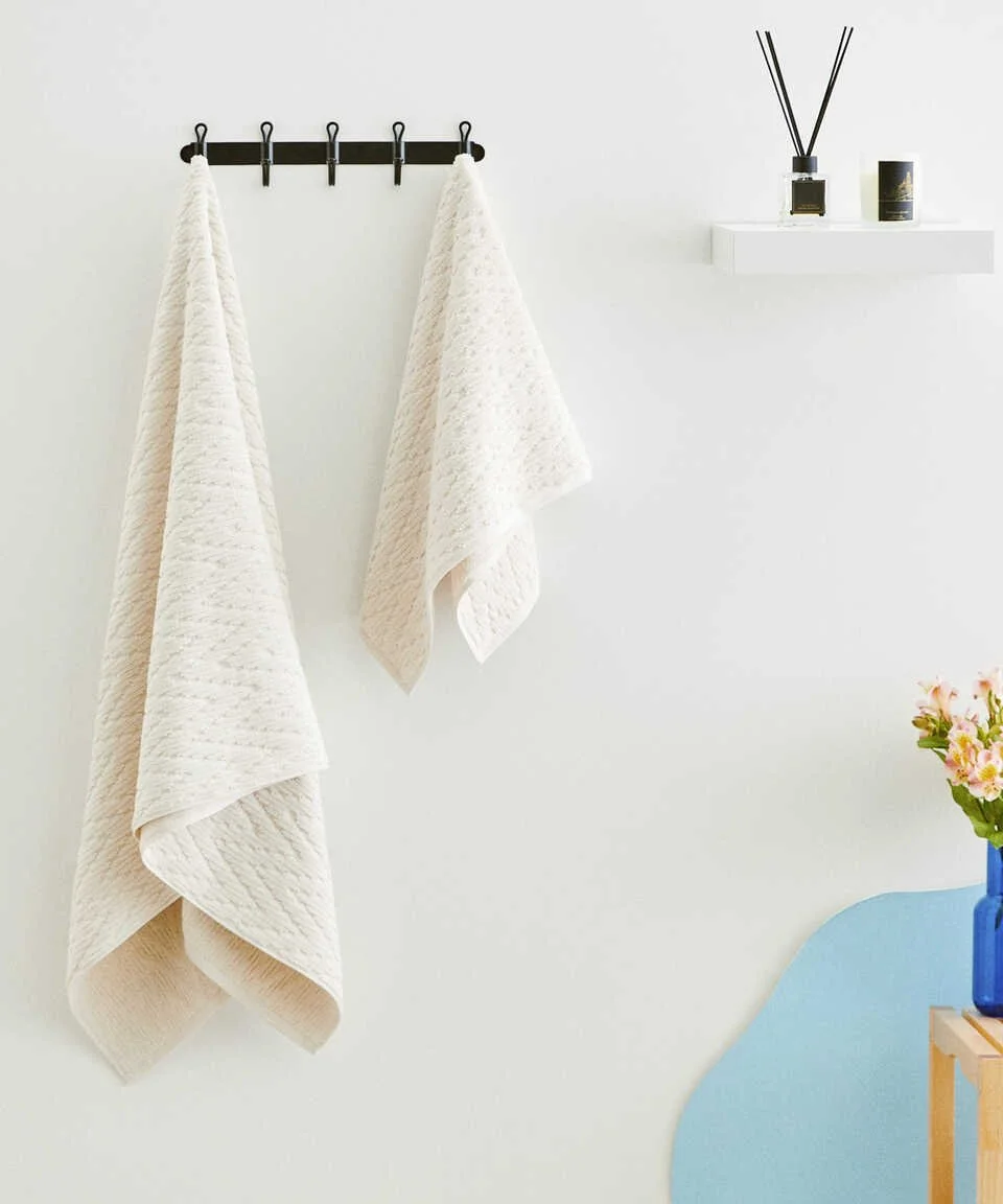 WAVY TOWEL
