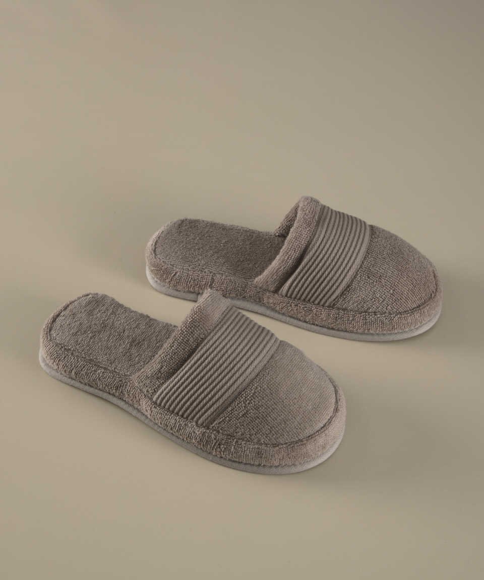 Pure slippers - 1