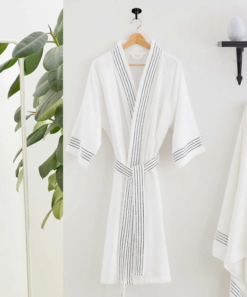 SUBTLE STITCH BATHROBE