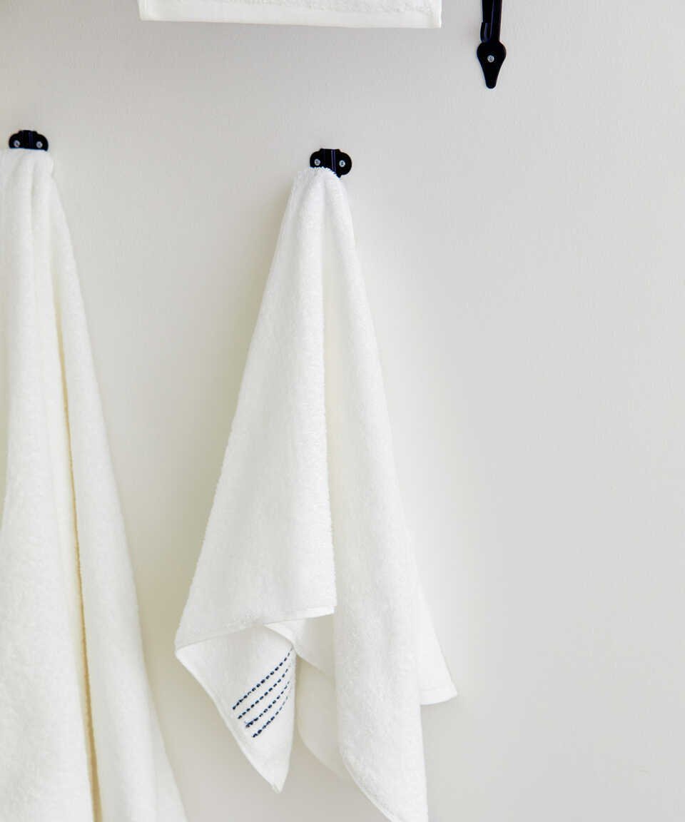 SUBTLE STITCH TOWEL - 5